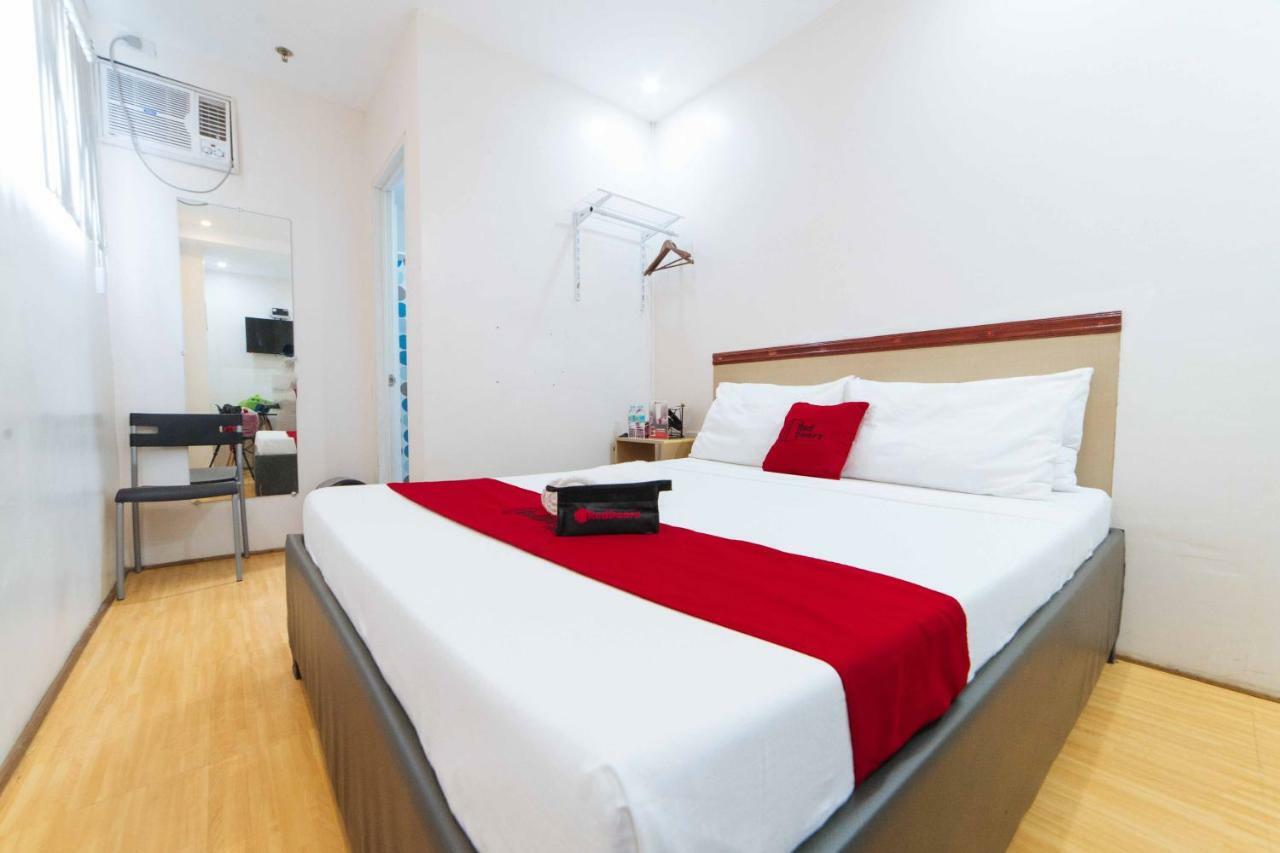 RedDoorz Plus near SM Lanang Davao Stadt Exterior foto