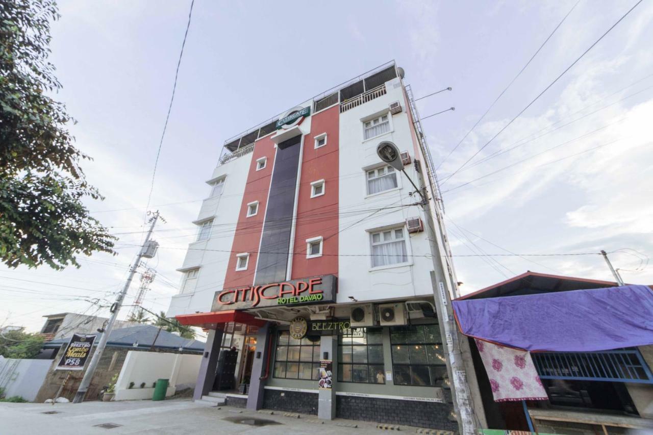 RedDoorz Plus near SM Lanang Davao Stadt Exterior foto