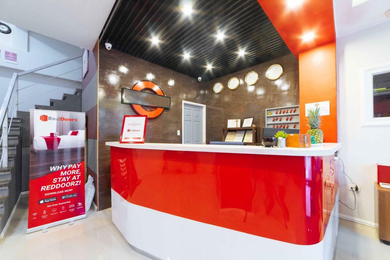 RedDoorz Plus near SM Lanang Davao Stadt Exterior foto