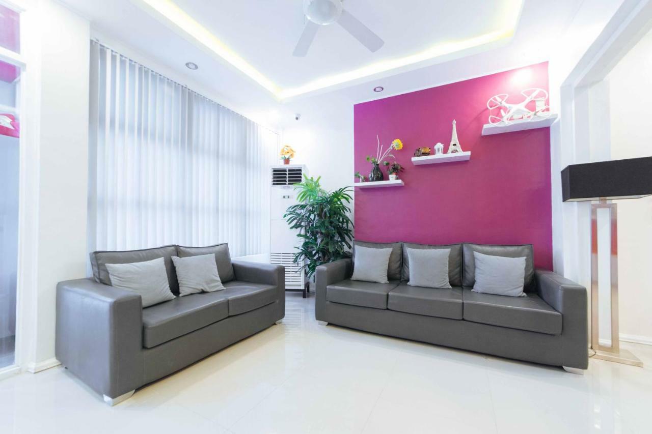 RedDoorz Plus near SM Lanang Davao Stadt Exterior foto