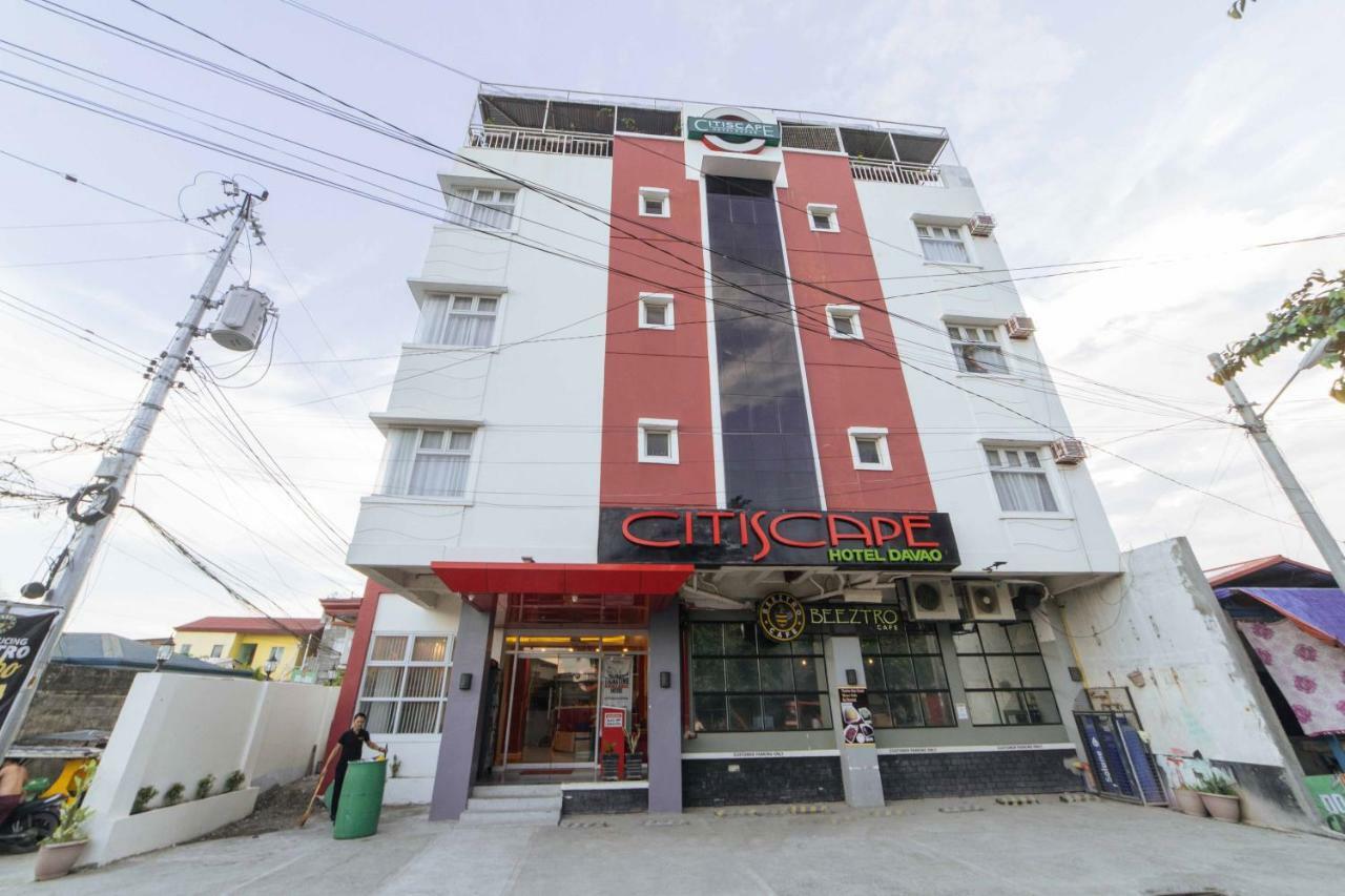 RedDoorz Plus near SM Lanang Davao Stadt Exterior foto
