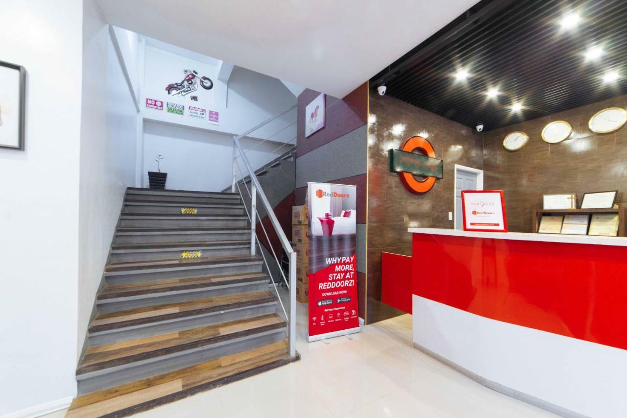 RedDoorz Plus near SM Lanang Davao Stadt Exterior foto