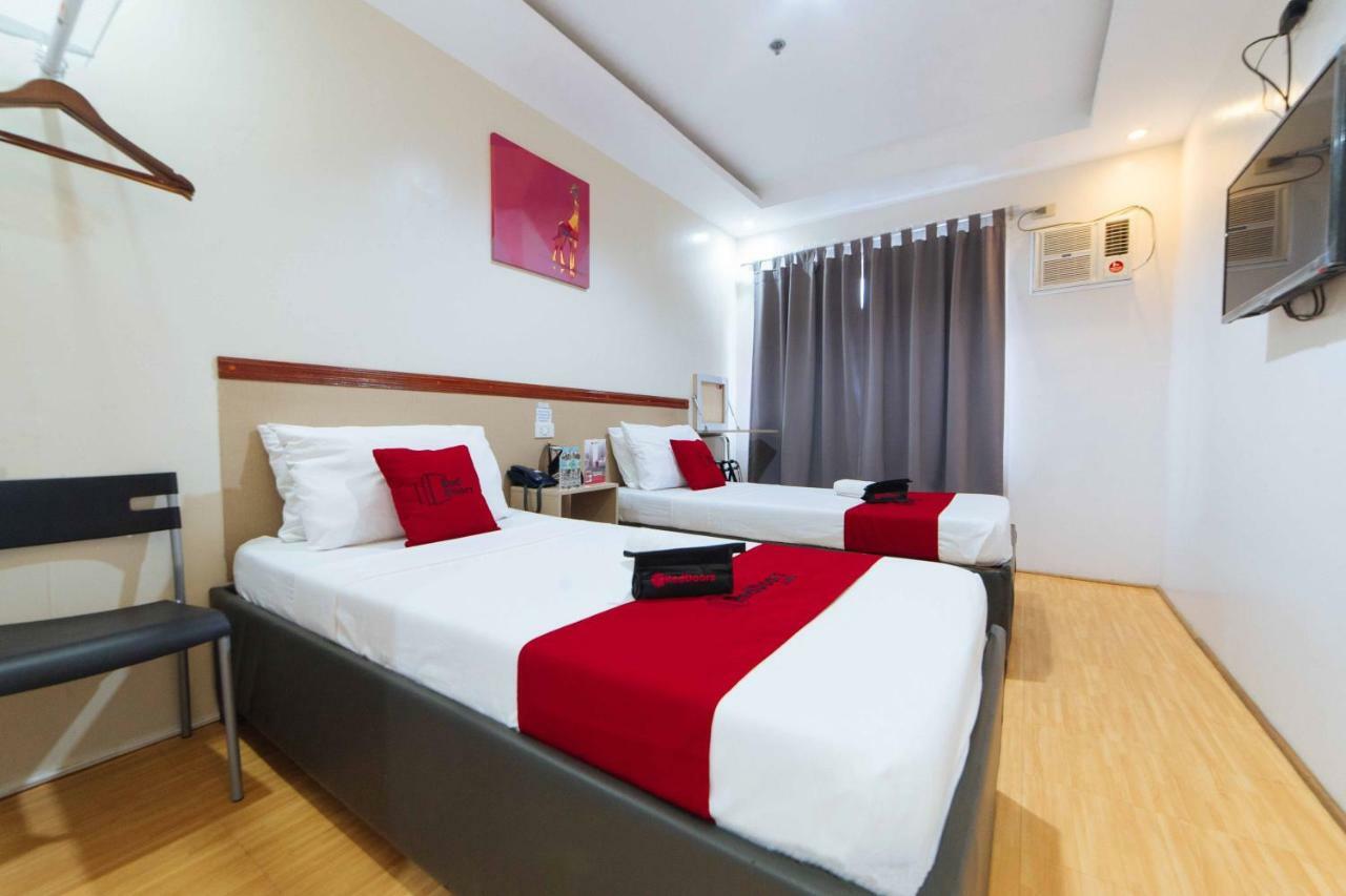 RedDoorz Plus near SM Lanang Davao Stadt Exterior foto